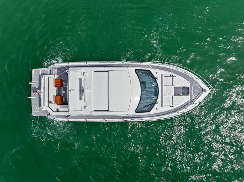 Slide: The Image of 2019 Cruisers Yachts 42 Cantius 'Truly Ineffable' - 6066651