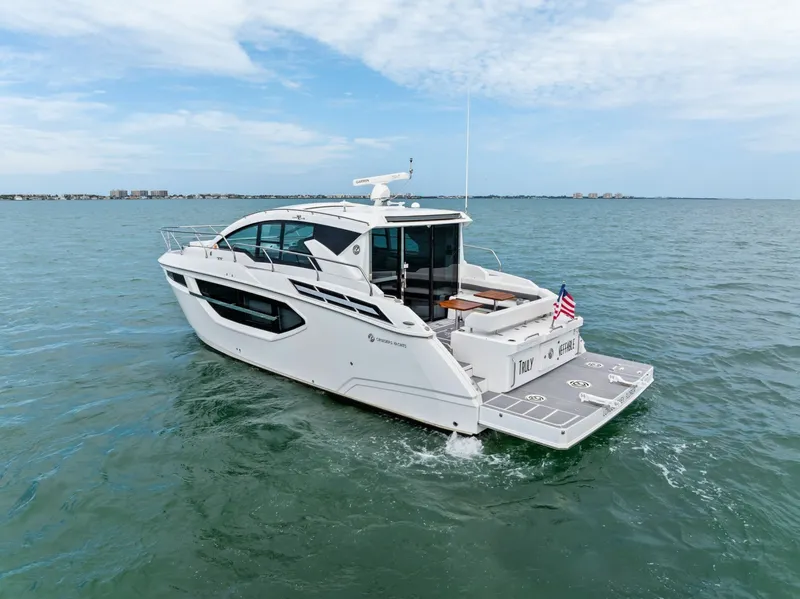 Slide: The Image of 2019 Cruisers Yachts 42 Cantius 'Truly Ineffable' - 6066660