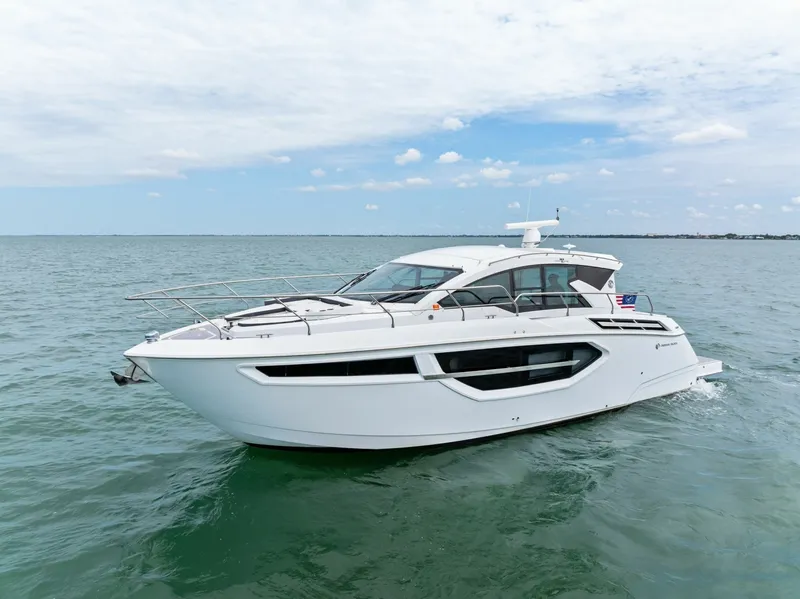 Slide: The Image of 2019 Cruisers Yachts 42 Cantius 'Truly Ineffable' - 6066663