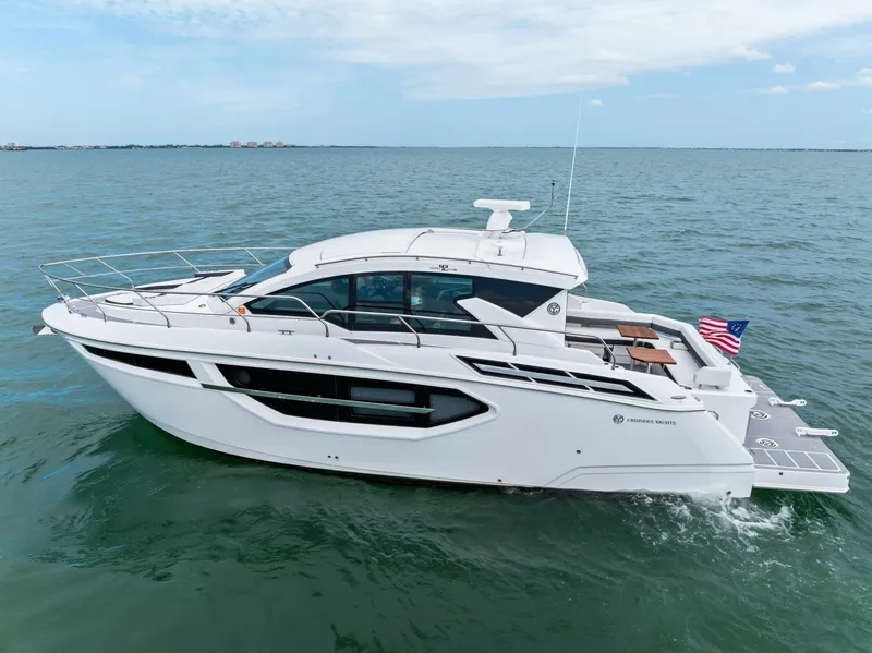 Slide: The Image of 2019 Cruisers Yachts 42 Cantius 'Truly Ineffable' - 6066664