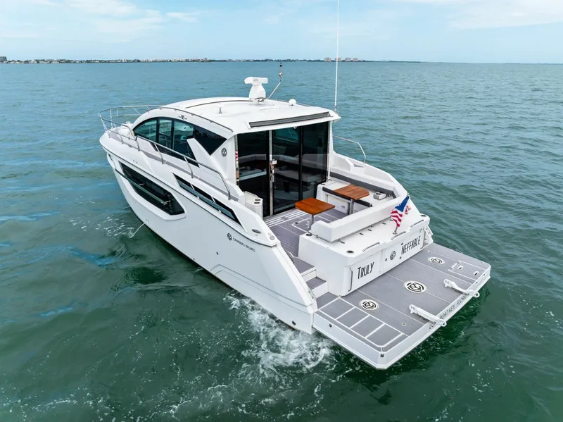 Slide: The Image of 2019 Cruisers Yachts 42 Cantius 'Truly Ineffable' - 6066666