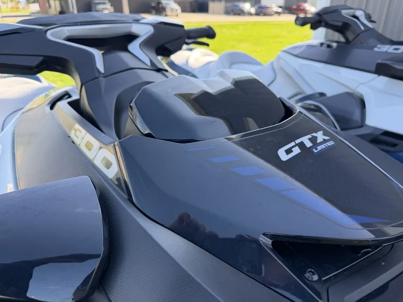 Slide: The Image of Bombardier Sea Doo GTX 300 Limited 2023 - 6065766