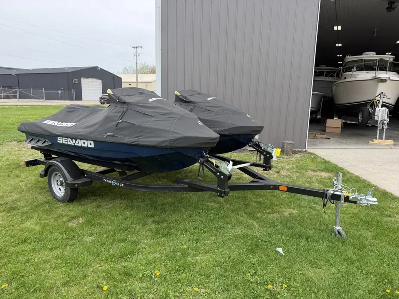 Slide: The Image of Bombardier Sea Doo GTX 300 Limited 2023 - 6065745