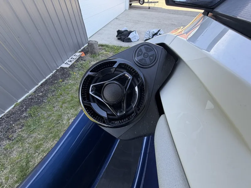 Slide: The Image of Bombardier Sea Doo GTX 300 Limited 2023 - 6065752