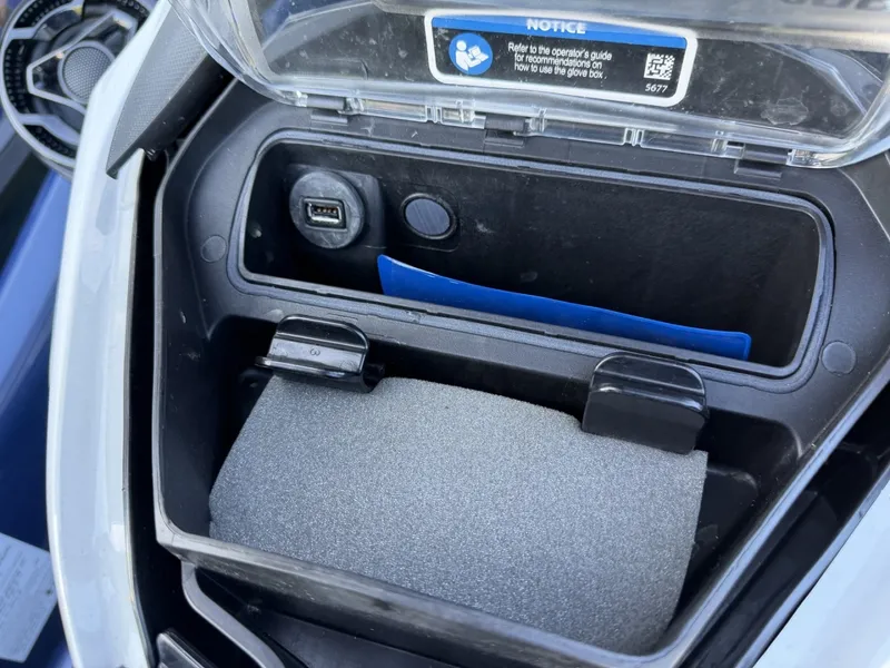 Slide: The Image of Bombardier Sea Doo GTX 300 Limited 2023 - 6065756