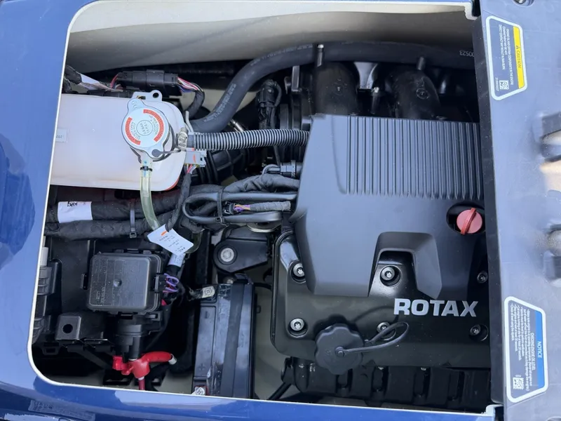 Slide: The Image of Bombardier Sea Doo GTX 300 Limited 2023 - 6065764