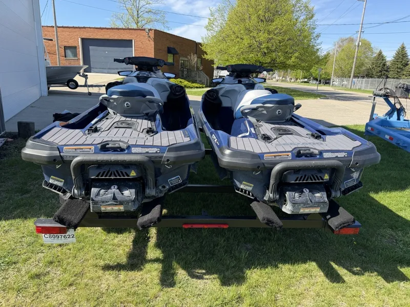Slide: The Image of Bombardier Sea Doo GTX 300 Limited 2023 - 6065765