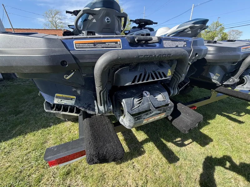Slide: The Image of Bombardier Sea Doo GTX 300 Limited 2023 - 6065759