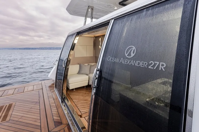 Slide: The Image of Ocean Alexander 27R 2027 - 6065871