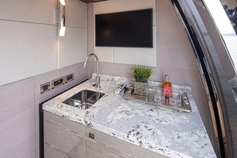 Slide: The Image of Ocean Alexander 27R 2027 - 6065872