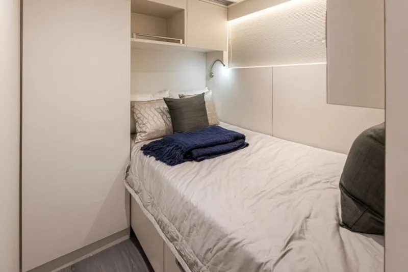 Slide: The Image of Ocean Alexander 27R 2027 - 6065876