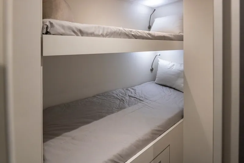 Slide: The Image of Ocean Alexander 27R 2027 - 6065879