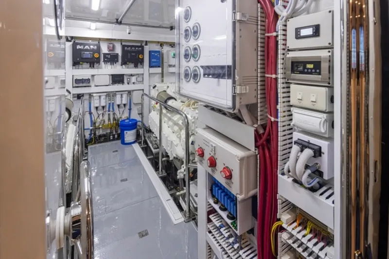 Slide: The Image of Ocean Alexander 27R 2027 - 6065883