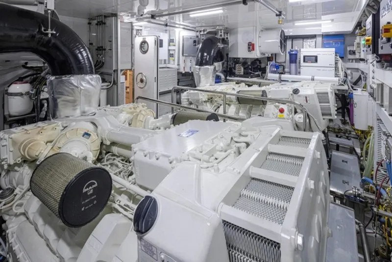 Slide: The Image of Ocean Alexander 27R 2027 - 6065887