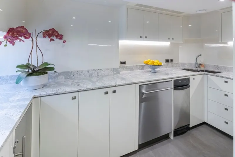 Slide: The Image of Ocean Alexander 27R 2027 - 6065891