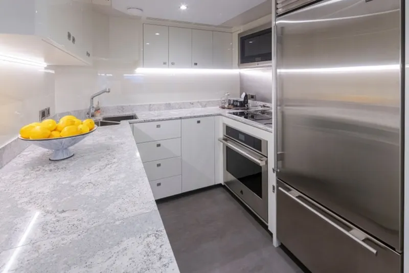 Slide: The Image of Ocean Alexander 27R 2027 - 6065892