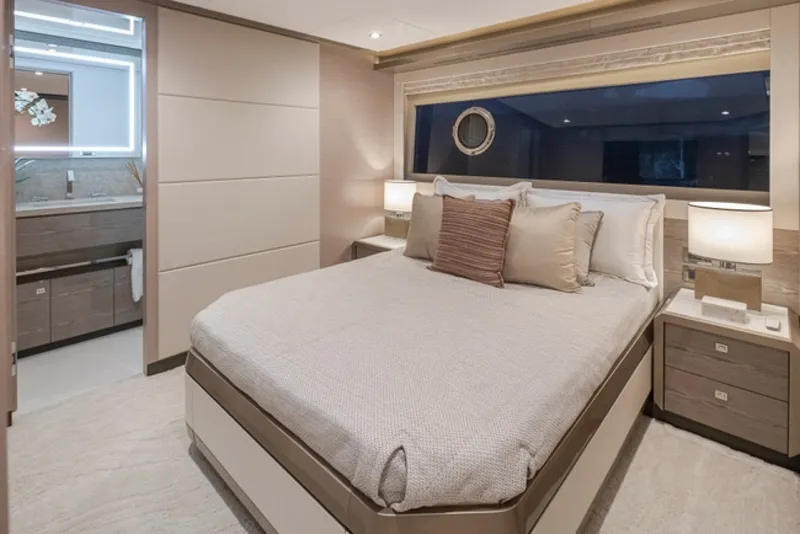 Slide: The Image of Ocean Alexander 27R 2027 - 6065895