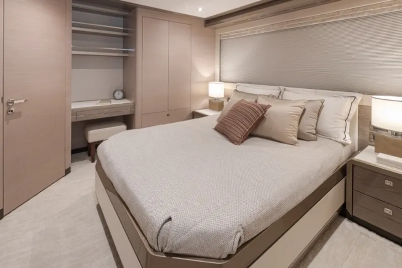 Slide: The Image of Ocean Alexander 27R 2027 - 6065897