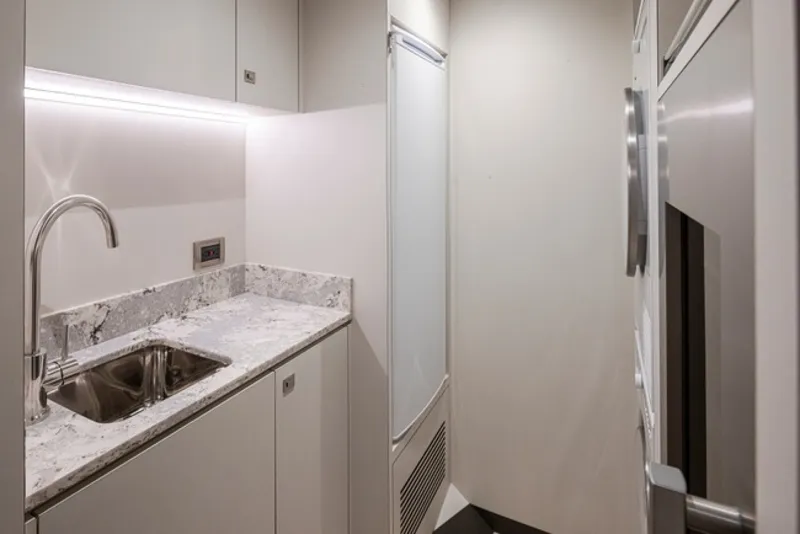 Slide: The Image of Ocean Alexander 27R 2027 - 6065902