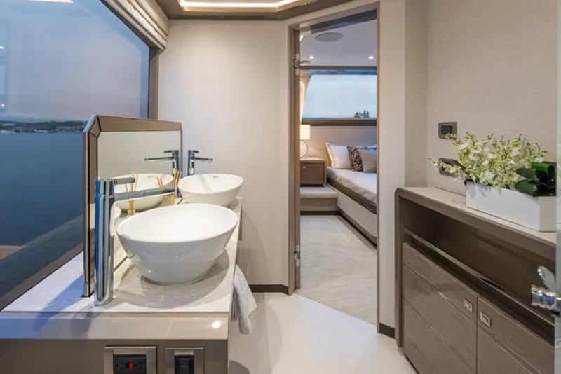 Slide: The Image of Ocean Alexander 27R 2027 - 6065914