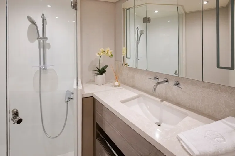 Slide: The Image of Ocean Alexander 27R 2027 - 6065925