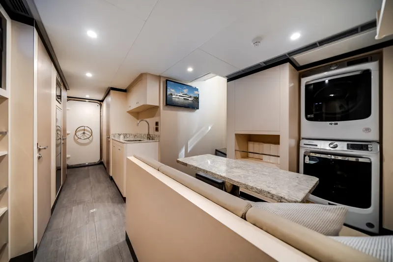 Slide: The Image of Ocean Alexander 37L 2026 - 6065993