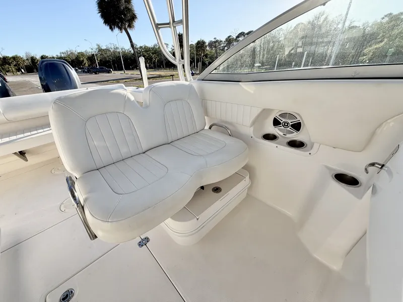 Slide: The Image of Robalo R247 Dual Console 2012 - 6066126
