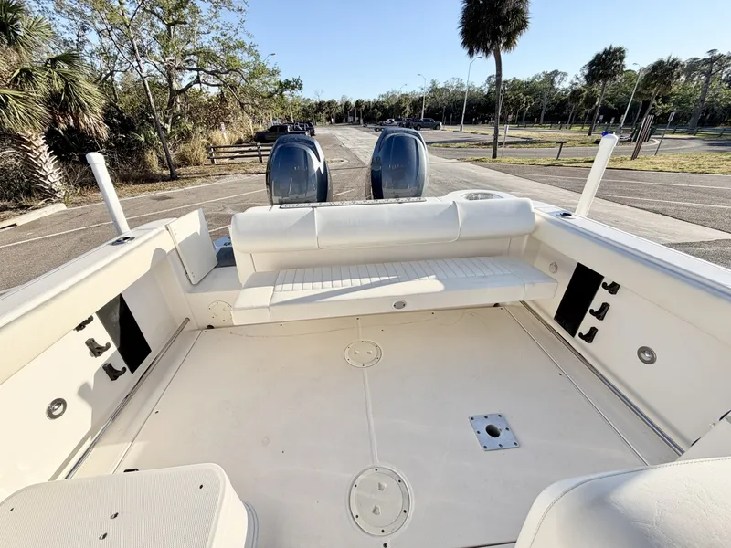 Slide: The Image of Robalo R247 Dual Console 2012 - 6066120