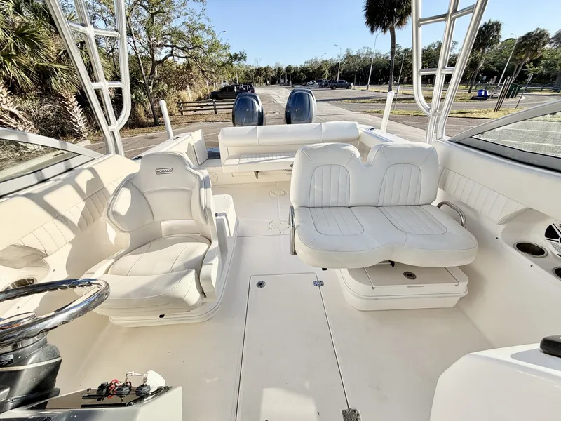 Slide: The Image of Robalo R247 Dual Console 2012 - 6066124