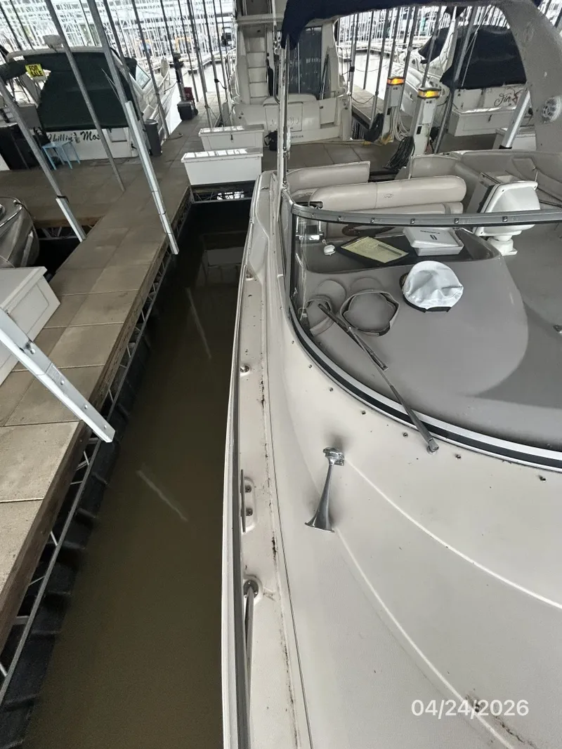 Slide: The Image of 32' Regal starboard side deck - 6070348