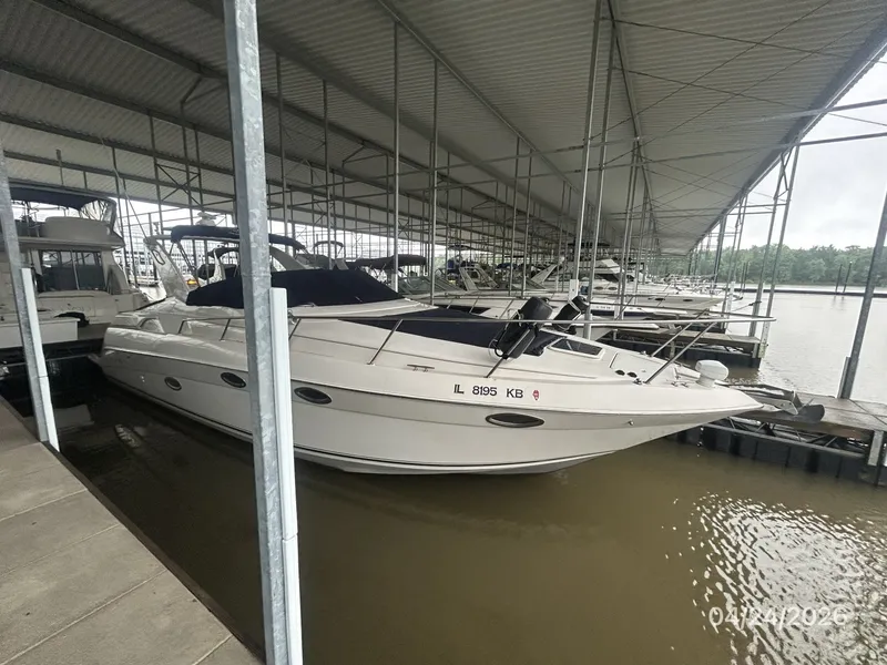 Slide: The Image of 32' Regal starboard forward profile - 6070345