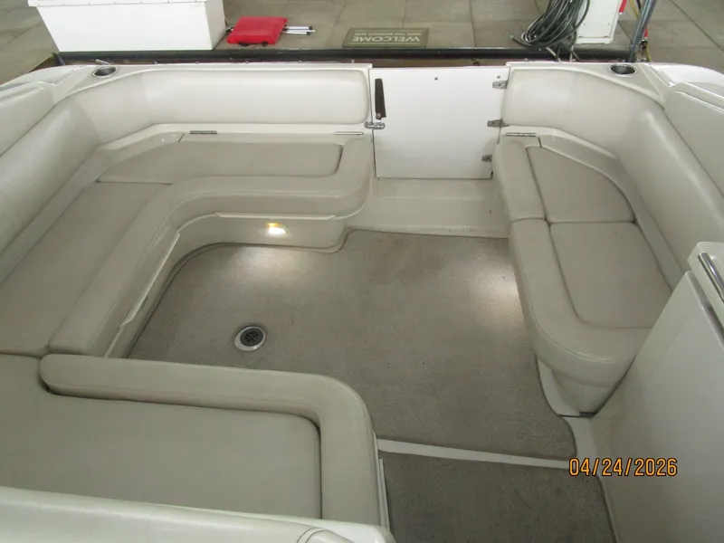Slide: The Image of 32' Regal aftdeck - 6069865