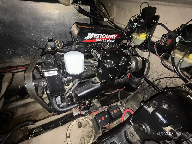 Slide: The Image of 32' Regal starboard main engine - 6070346