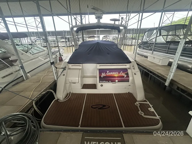 Slide: The Image of 32' Regal aft profile2 - 6069846