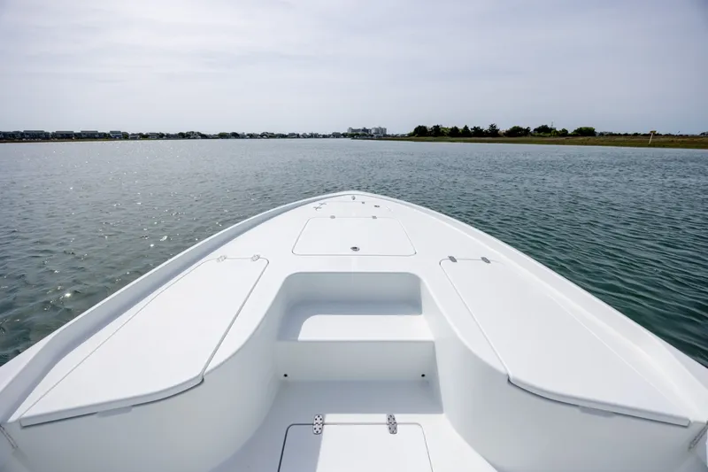 Slide: The Image of Contender 23 Bay 2024 - 6066523