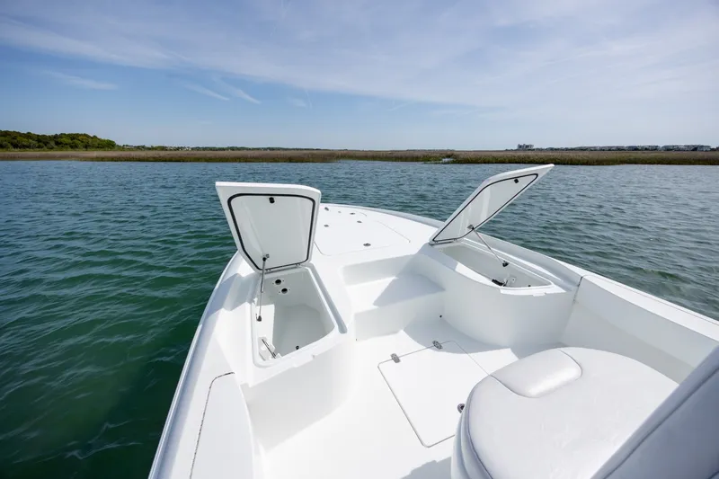 Slide: The Image of Contender 23 Bay 2024 - 6066524