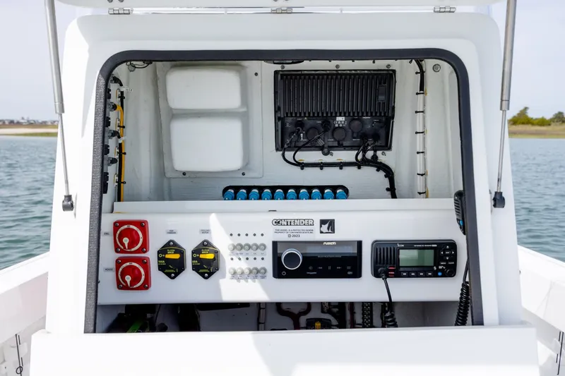 Slide: The Image of Contender 23 Bay 2024 - 6066533