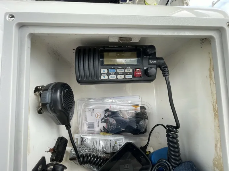 Slide: The Image of Bluewater 2350 CC 2003 - 6066810