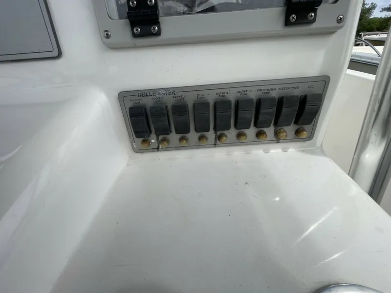 Slide: The Image of Bluewater 2350 CC 2003 - 6066812