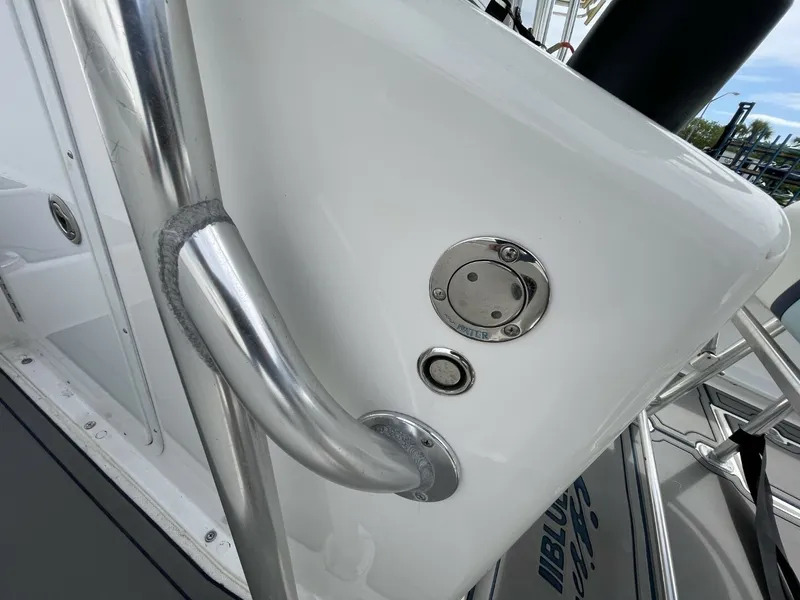 Slide: The Image of Bluewater 2350 CC 2003 - 6066815