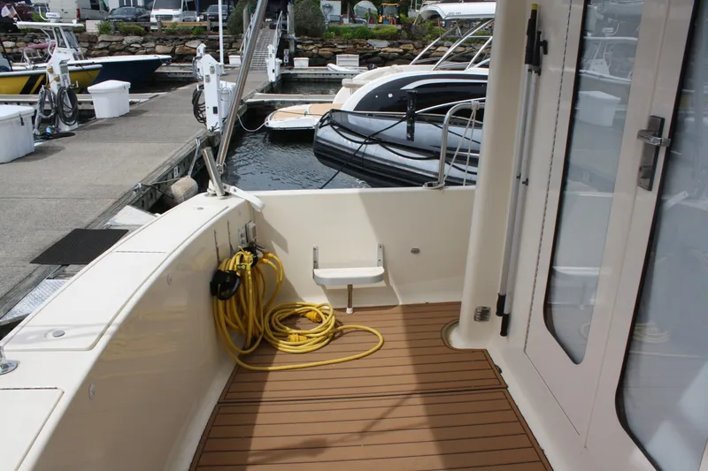 Slide: The Image of Mainship 34Trawler 2008 - 6185924