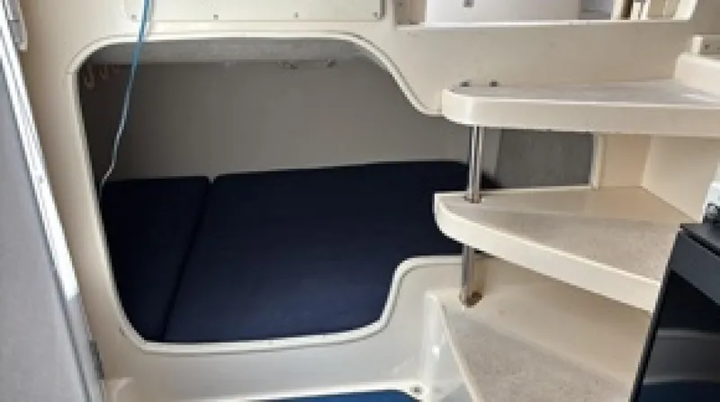 Slide: The Image of Mid Cabin Berth - 6067421