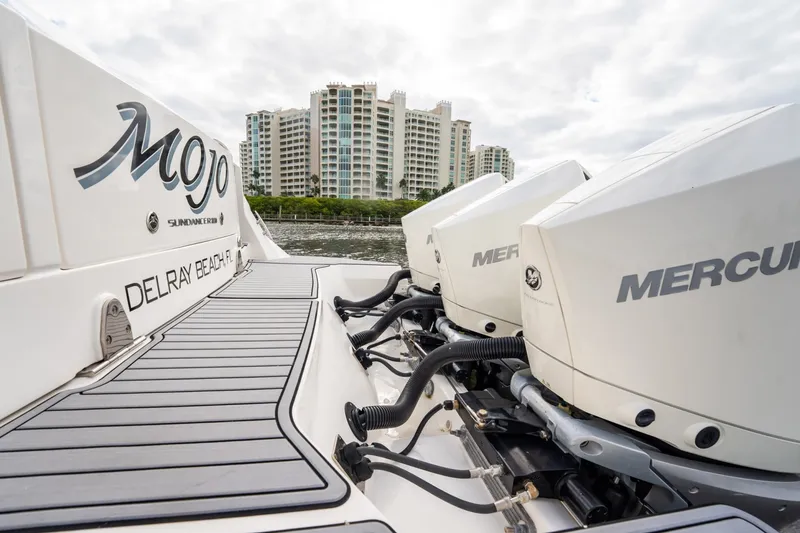 Slide: The Image of Sea Ray Sundancer 320 Outboard 2021 - 6067078