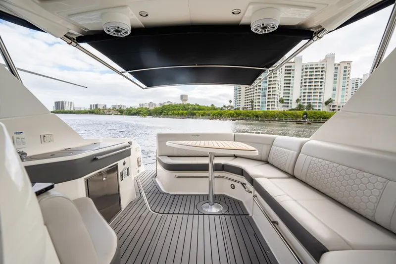 Slide: The Image of Sea Ray Sundancer 320 Outboard 2021 - 6067083