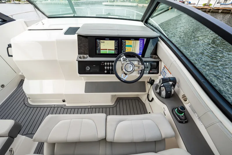 Slide: The Image of Sea Ray Sundancer 320 Outboard 2021 - 6067088