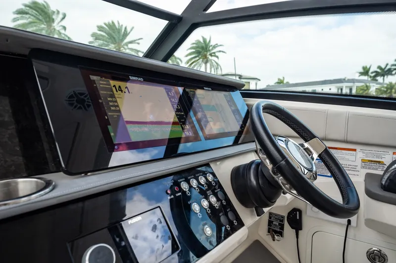 Slide: The Image of Sea Ray Sundancer 320 Outboard 2021 - 6067091