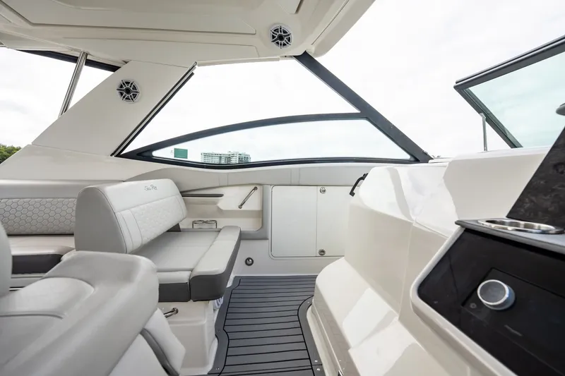 Slide: The Image of Sea Ray Sundancer 320 Outboard 2021 - 6067092