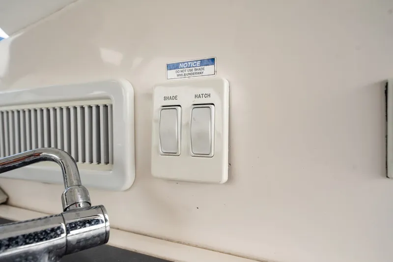 Slide: The Image of Sea Ray Sundancer 320 Outboard 2021 - 6067094