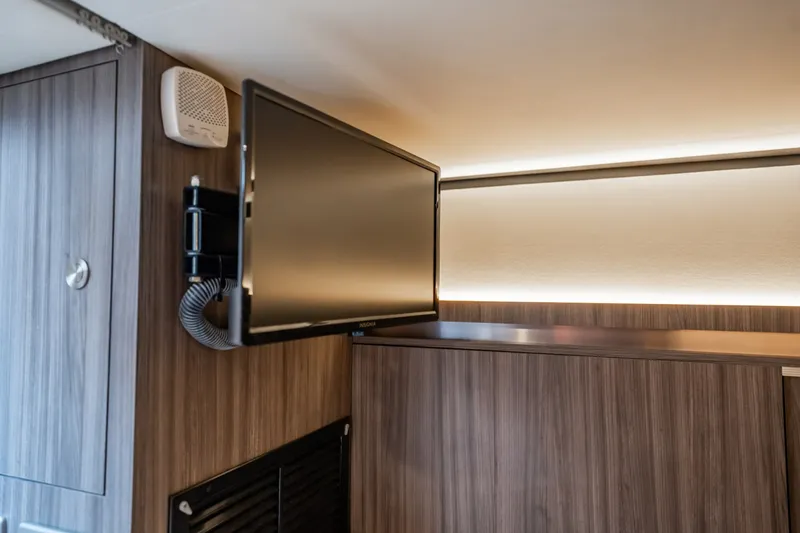 Slide: The Image of Sea Ray Sundancer 320 Outboard 2021 - 6067097