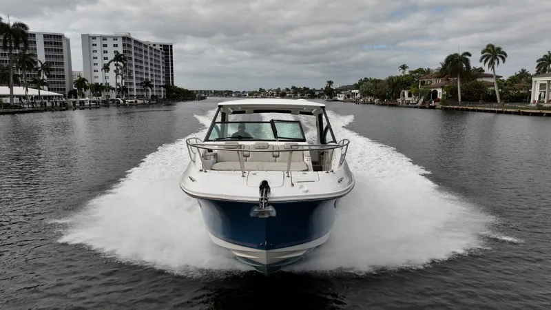 Slide: The Image of Sea Ray Sundancer 320 Outboard 2021 - 6067072